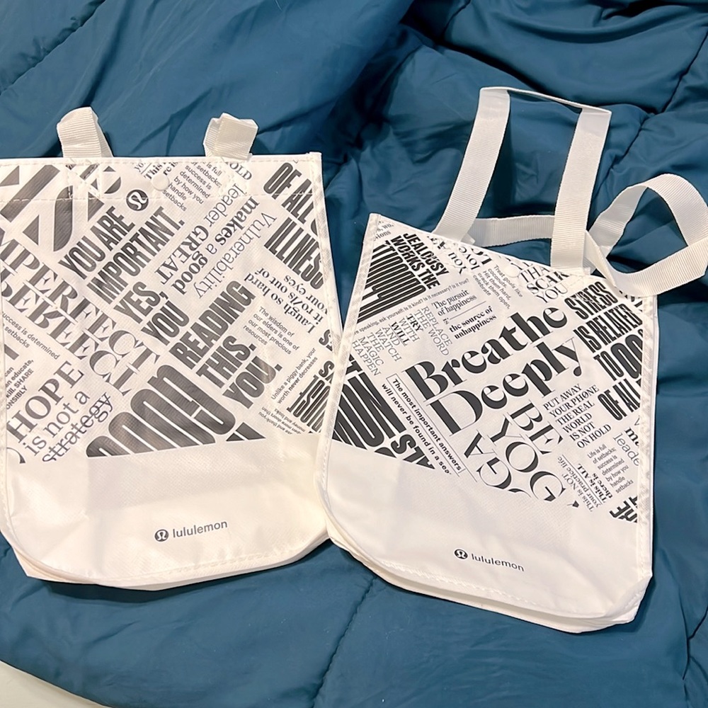 Lululemon pair of white small tote bags NEW